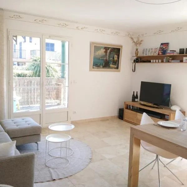 Appartement premium T3 résidence piscine, מלון בלה קרואה-ואלמר