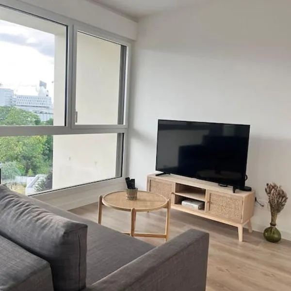 Superbe appartement neuf dans résidence familiale aux portes de Paris avec parking, hotel in Ivry-sur-Seine