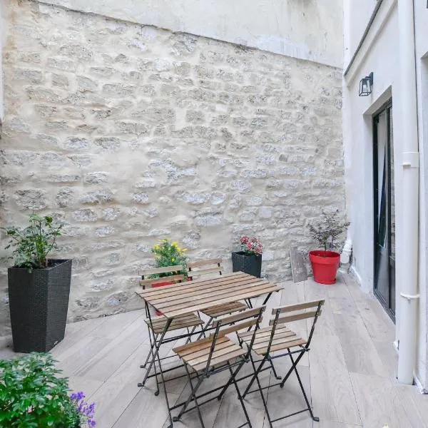 Sacré-Cœur at Your Feet Private Terrace Retreat