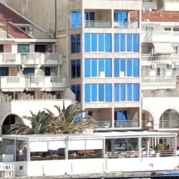Apartman Dejan Rafailovici, hotel v destinaci Rafailovići