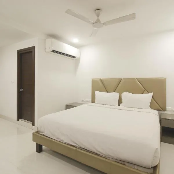 Hotel SSR GRAND, hotel em Patancheru