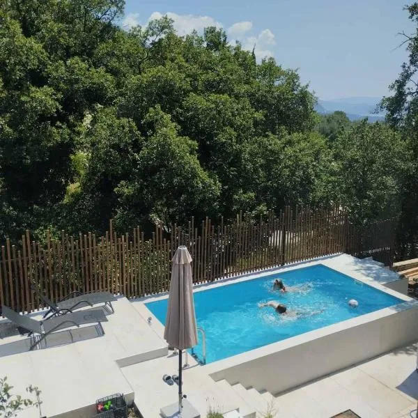 Once Upon a Time in Montenegro, hotel di Sutomore