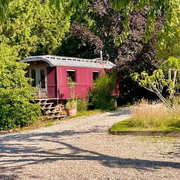 Luxurious 1930s Showman's Wagon, hôtel à Mayfield