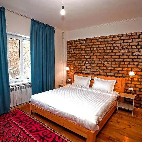 Hotel Good Night, hotel in Jalal-Abad