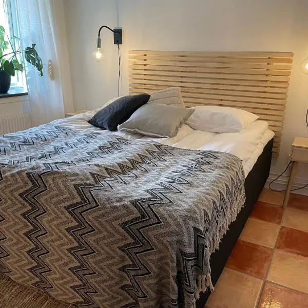 Lägenhet Söder om Landsvägen D, hotel v destinaci Skivarp