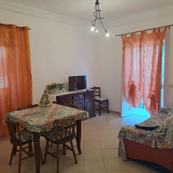 DreamHouse Ischia-Lacco Ameno in pieno centro a soli 70 metri dal mare!, hotel v destinácii Ischia