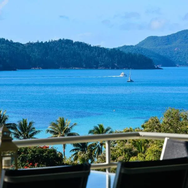 Poinciana Lodges - Ocean Views, hotel in Hamilton Island
