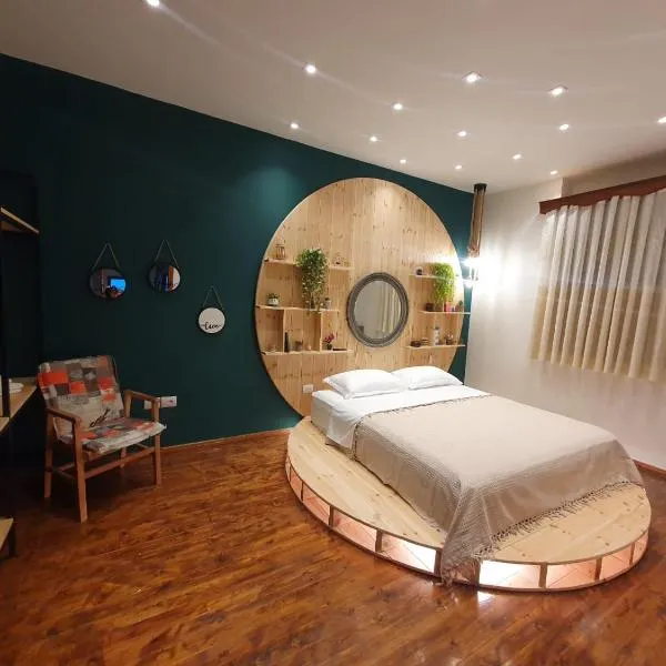 Woodland โรงแรมในเบราท