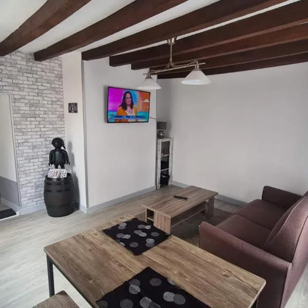 Petite maison cosy wifi avec terrasse, hotel v destinácii Montigny-le-Gannelon