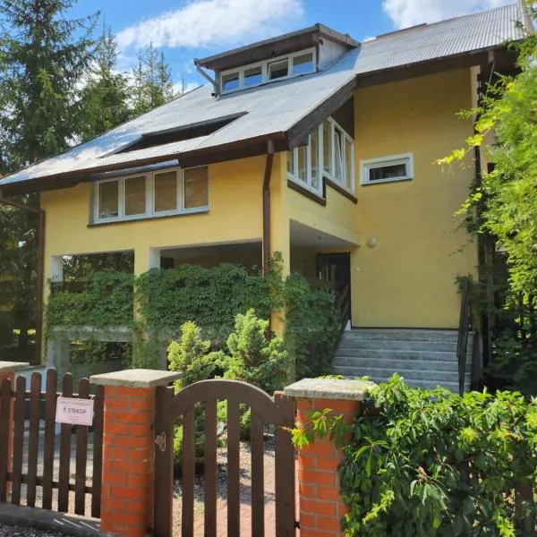 Duży dom Wilkasy Zalesie 100m od plaży, hotel din Wilkasy