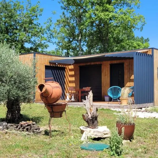 Tiny House sud du Lot โรงแรมในLe Montat