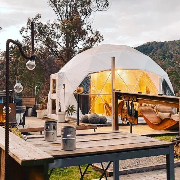 Nature Domes, hotel i Comboyne