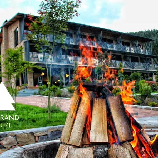 Solo Grand Boshuri Hotel Wellness Resort, hotel v destinaci Qvemo Boshuri