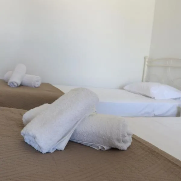 Christos Family Apartments Δ, hotel in Agios Rokkos