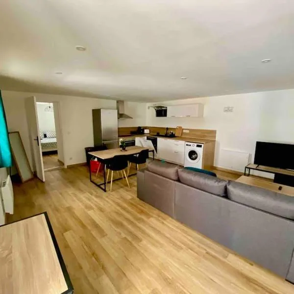 Appartement plein coeur village, hotel v destinaci Étoile-sur-Rhône
