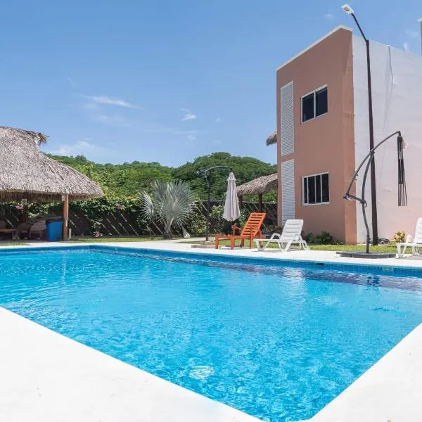 Residencial San Agustin Huatulco, hotel v destinaci Santa Cruz Huatulco