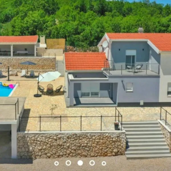 Villa- Rest for the soul!, hótel í Zmijavci