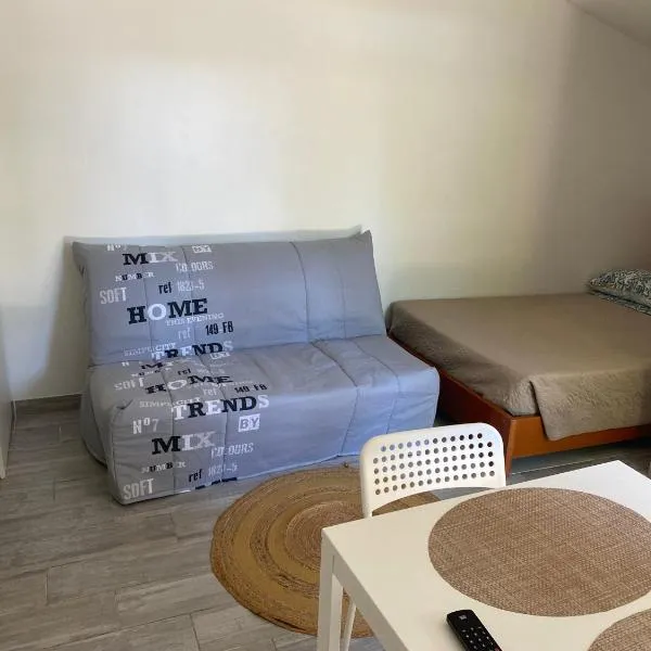 Logement proche Lyon-aéroport-Centrale Bugey, hotel v destinaci Dagneux