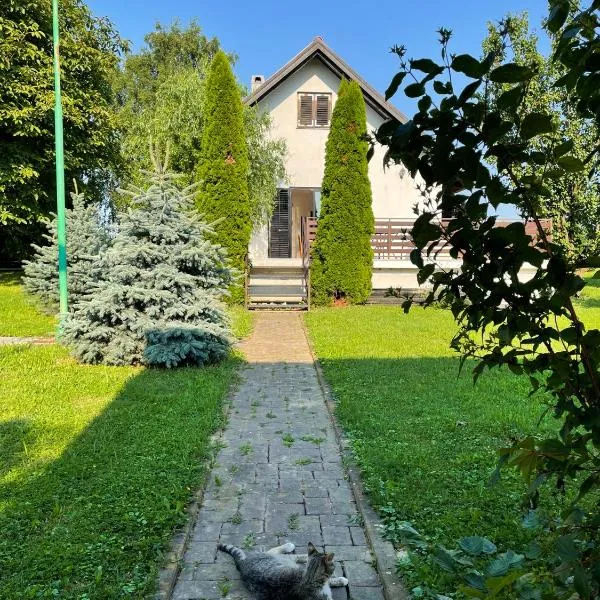 Tomasova kuća, hotel Kőrösön