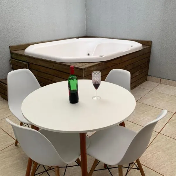 Casa com Jacuzzi e churrasqueira individual, khách sạn ở Itanhaém