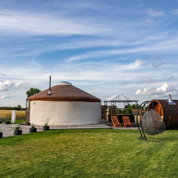 Jurtowe Wzgórze Glamping, hotel v destinaci Grabinek