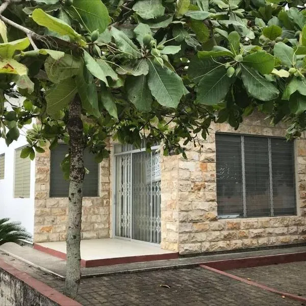 Casa Playa Tonsupa Tu paraíso frente al mar Internet Alta Velocidad Smart TV Netflix, отель в городе Тонсупа