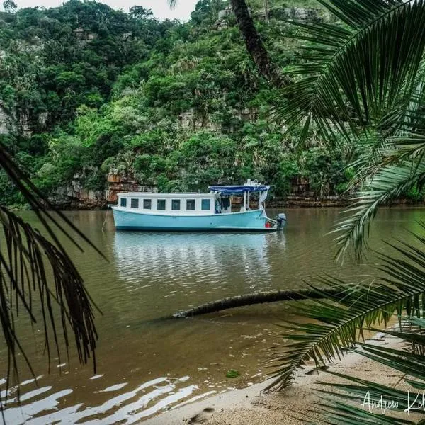 Baby Blue Houseboat, hotel en Port Edward
