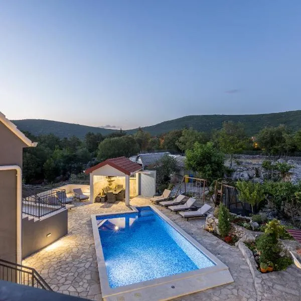 Holiday home Luka, hotel in Nova Sela