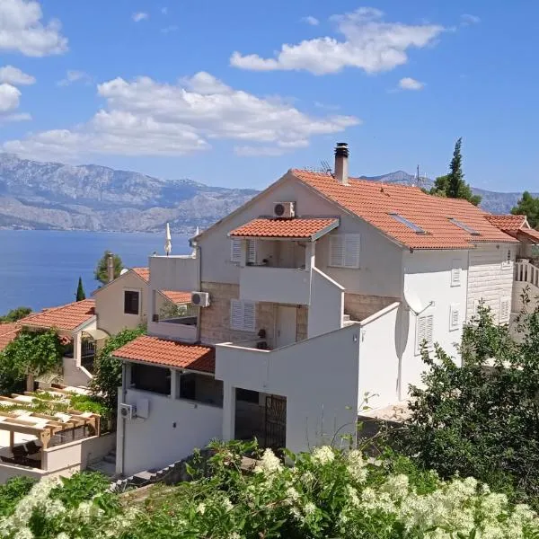 Apartments Postira Brač, hotel v destinácii Postira