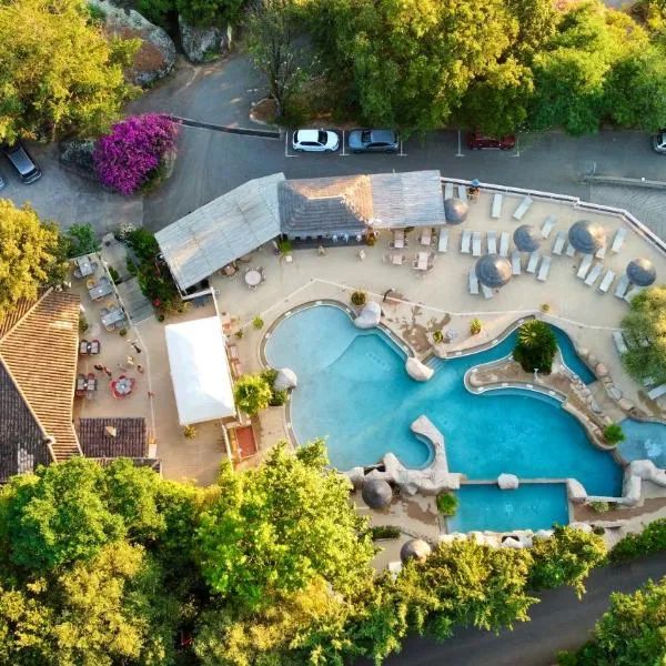 Camping Les Oliviers, hotel v destinaci Porto Ota