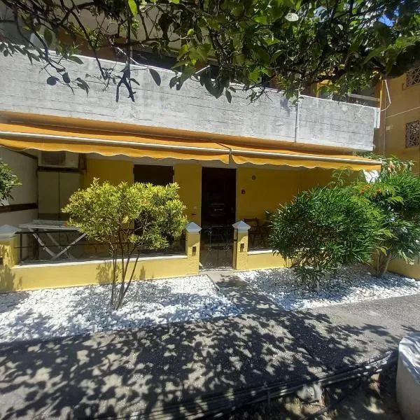 Angela's Cute Apartment (A/C, WiFi, Little Garden) โรงแรมในAnálipsis