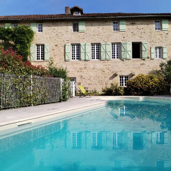 chambre dans Prieuré de caractère XVIII siècle – hotel w mieście Le Bouyssou