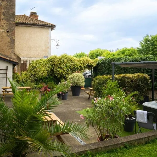 Hôtel Le Loft, hotel v destinaci Trie sur Baise