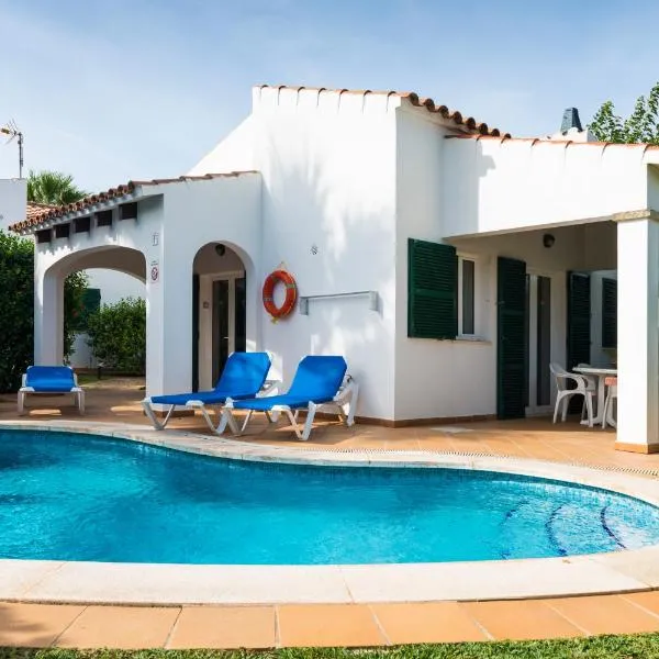 Apartchalet villas Elvira. Villa F, hotel in Son Carrio