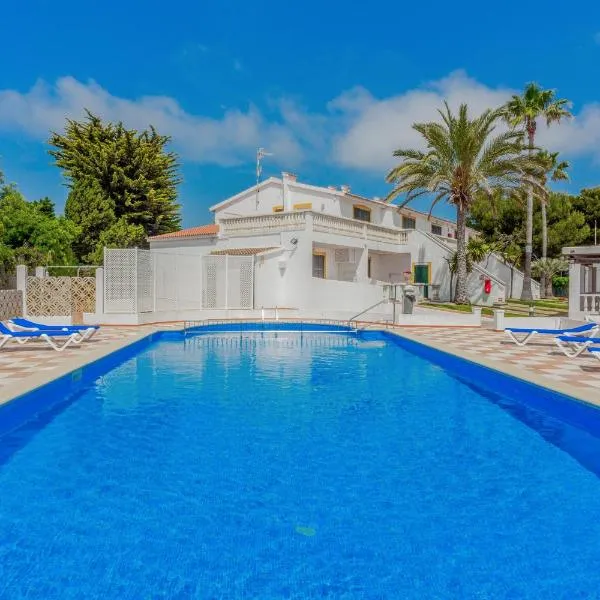 Apartamento con estupenda terraza-a4, hotel in Son Xoriguer