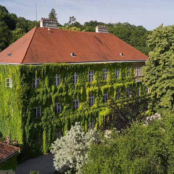 Schloss Hollenburg Aparte Apartments, hotel di Krems an der Donau