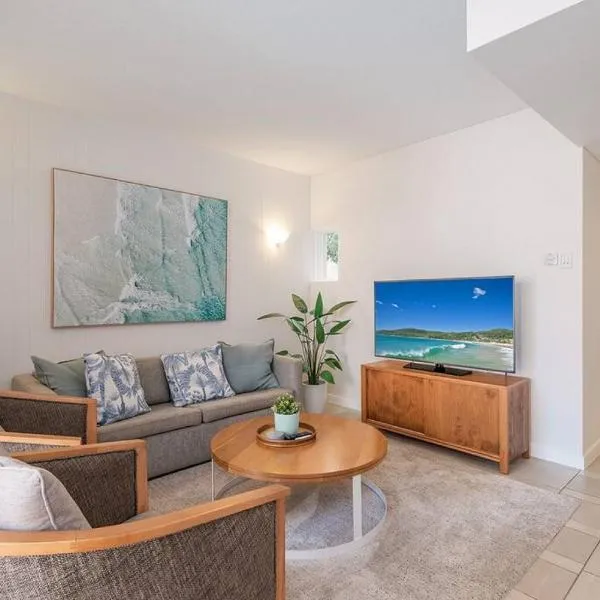 Poolside luxury on Hastings St, hotel din Noosa Heads