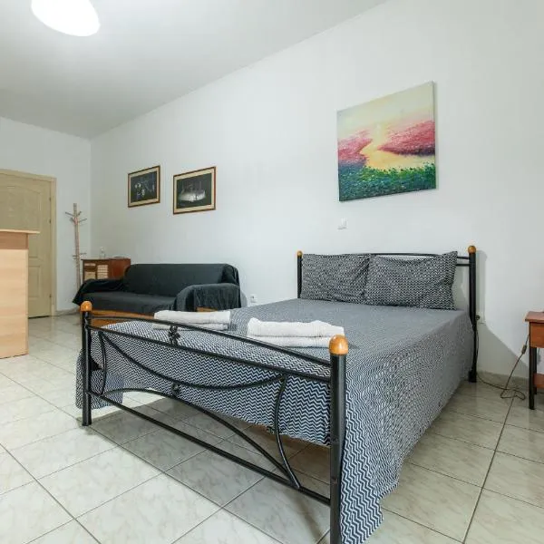 Central Cozy Apartment 3, hotel en Esparta