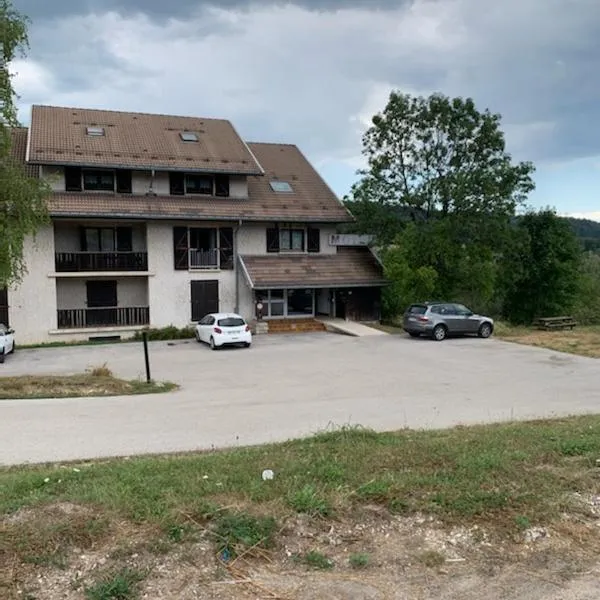 Motel - Location studio 2 personnes, hotel v destinaci Morbier