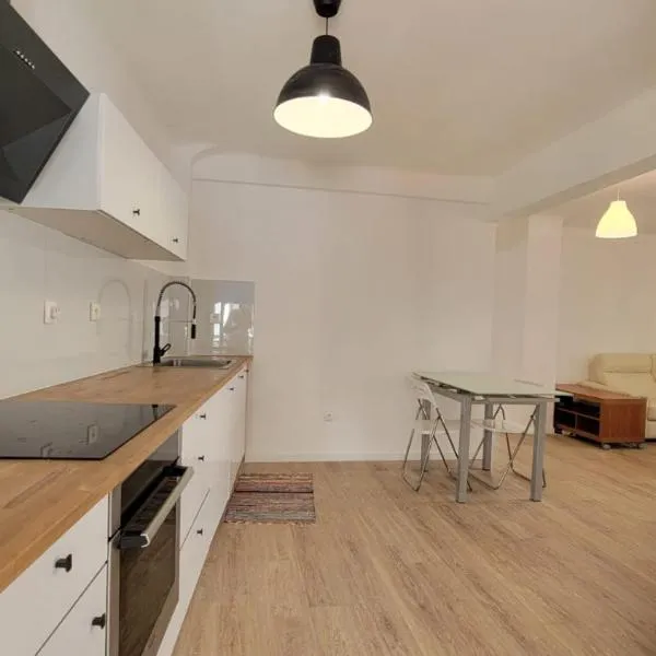 appartement neuf de 3 pieces avec climatisation, hotel in Nice
