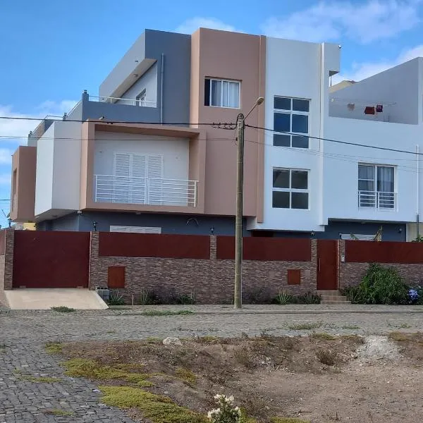 Nifa House, hotel v Espargosu