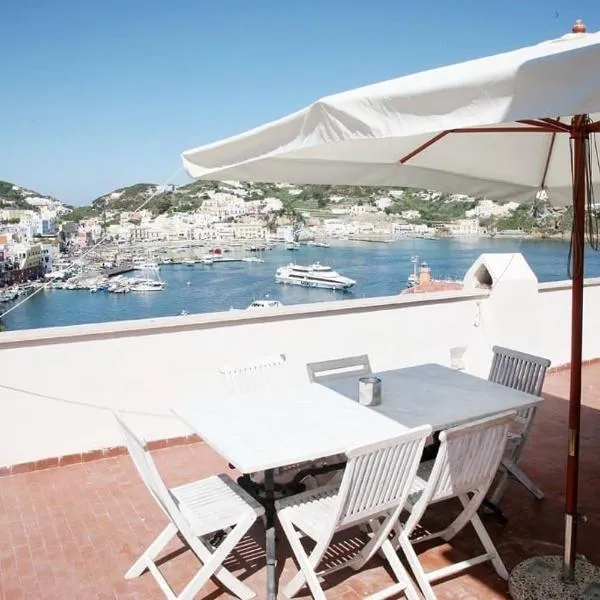 Marbnb Appartamenti Ponza Centro porto Appartamento Cupola, khách sạn ở Ponza