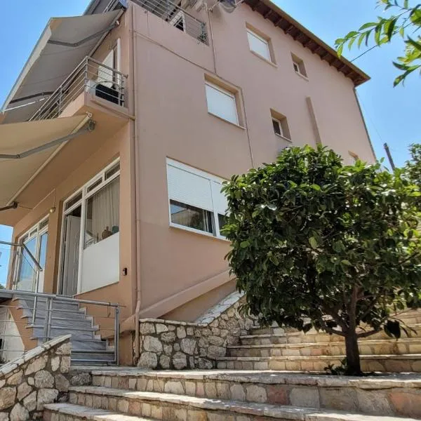 Family Apartment, hotel v destinaci Dhervénion