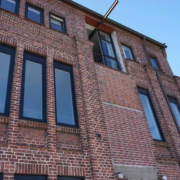 Schönes Loft über den Dächern, Hotel in Stadt Schenefeld