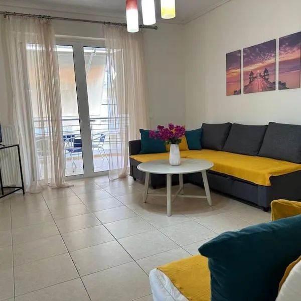 Riviera beach, seaside spacious apt.: Anavissos şehrinde bir otel