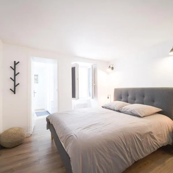 Moderne T2 tout confort avec sa terrasse ensoleillée โรงแรมในLa Ferté-Gaucher