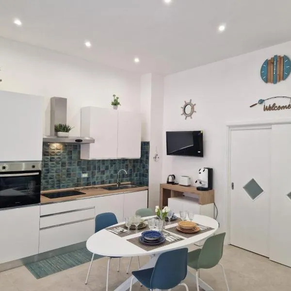 ondina house, hotel v destinaci Giardini Naxos
