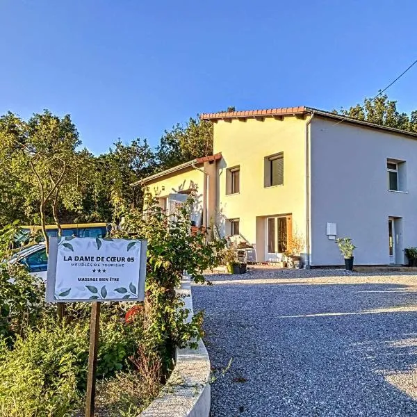 La Dame de cœur 05, hotel in Montéglin