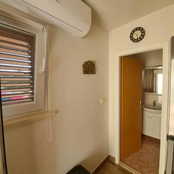 Apartman Aenona, hotel in Nin
