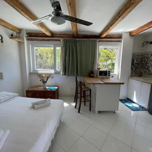 Marbnb Appartamenti Ponza Centro porto Casa Luisa, hotel di Ponza